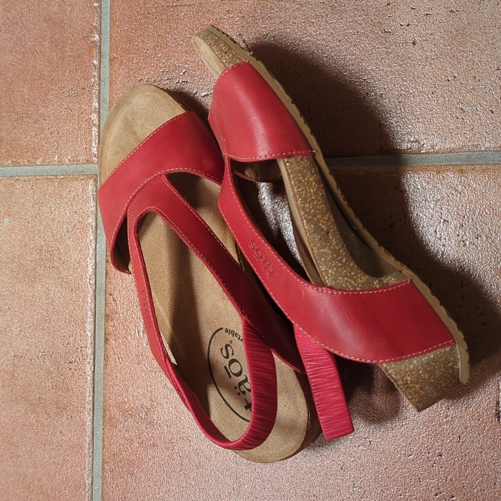 Taos Footwear Women's Bold Red Sandals - Picture 3 of 7